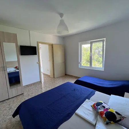 Apartment Julia Pakostane